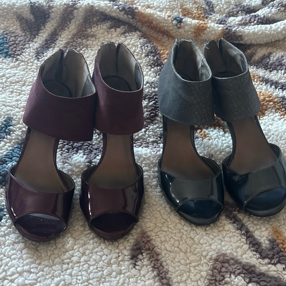 2 pairs of leather sandals size 8.5
